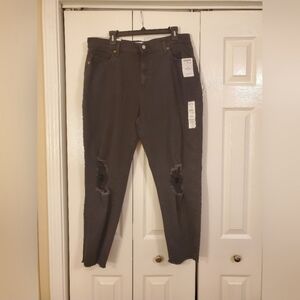 SALE: Signature by Levi Strauss Black 90’s Mom Jeans 12- W31. NEW!